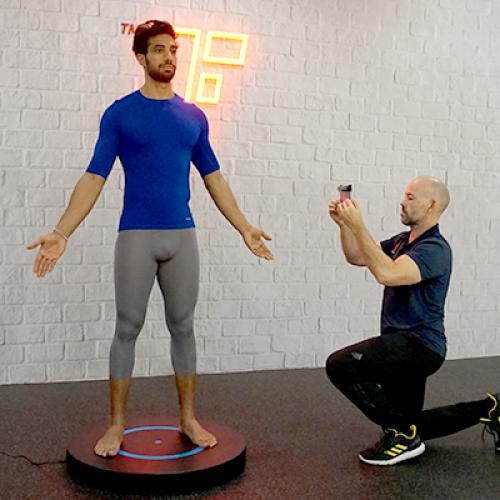 3D Scanning a male Fitness First member