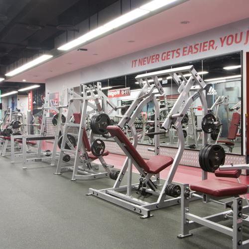 Fitness First Al-Fardan center body building equipment